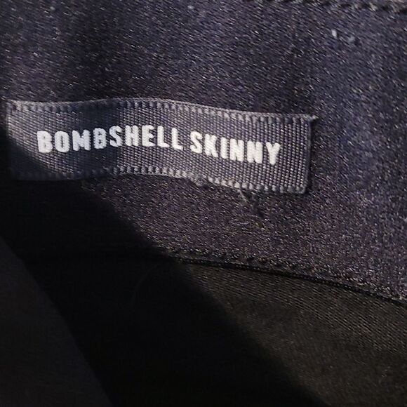 Torrid 💣 skinny Size 18 New condition Distressed - Picture 5 of 5